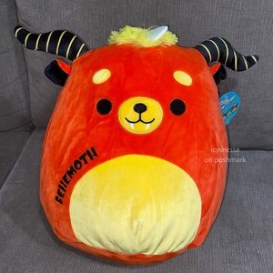 EXCLUSIVE CANADA’S WONDERLAND SQUISHMALLOW BNWT